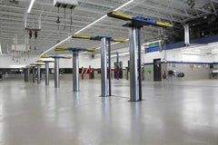 ROCKSOLID FLOORS Rust-Oleum 282829 RockSolid Polycuramine 1 Car Garage Floor Top Coating Kit, High Gloss Clear